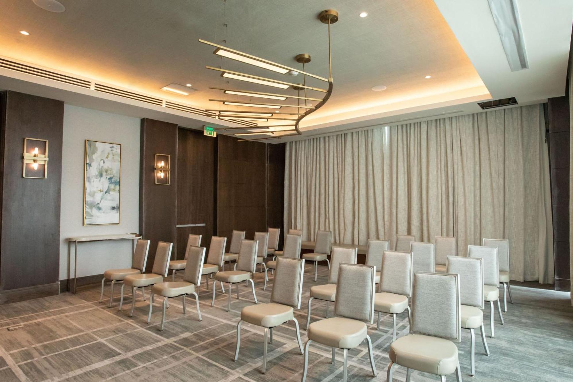 Courtyard By Marriott Santo Domingo Piantini Hotel Exterior photo