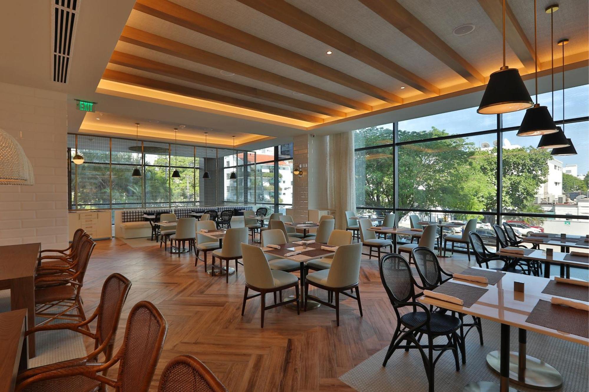 Courtyard By Marriott Santo Domingo Piantini Hotel Exterior photo