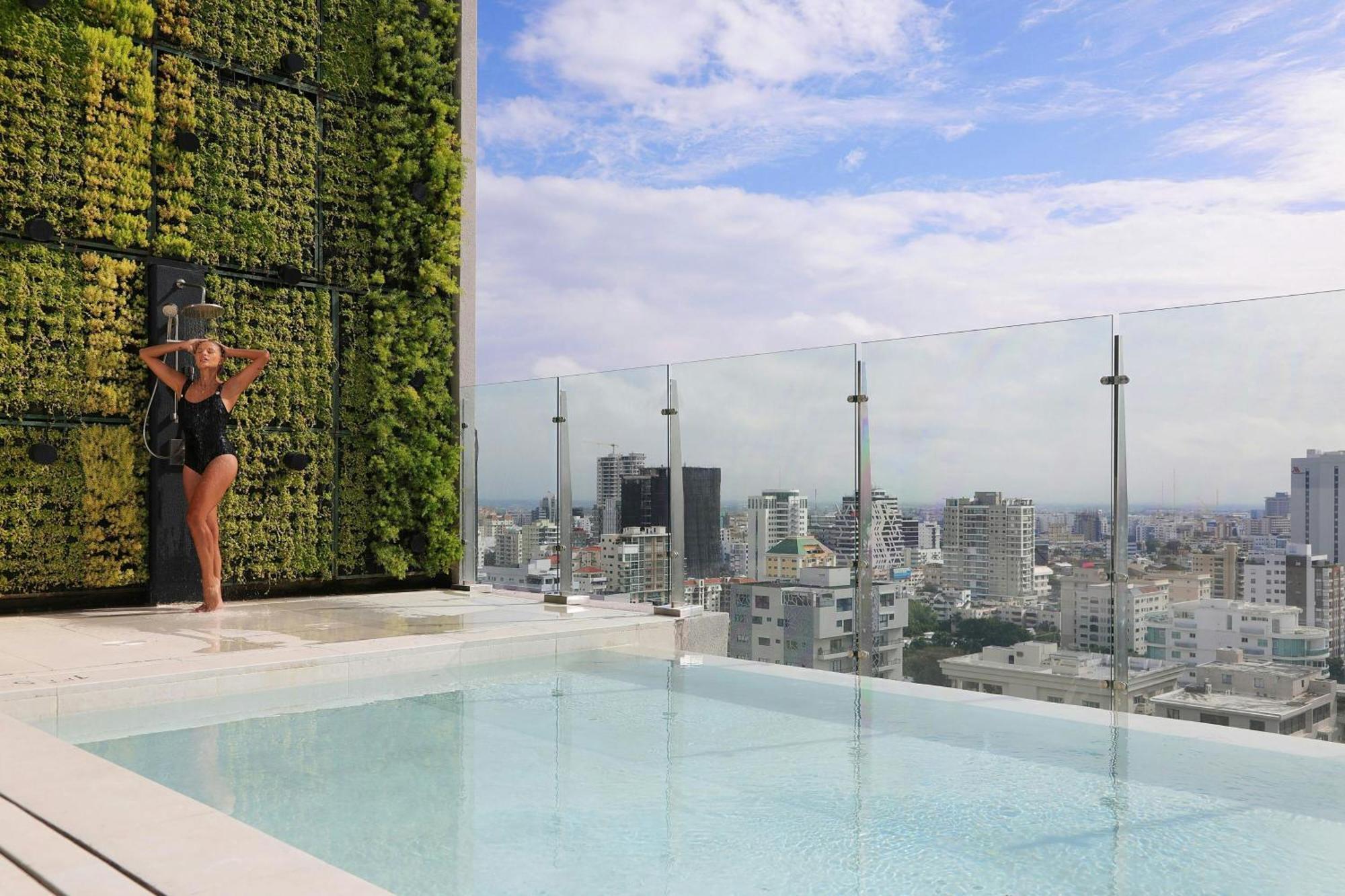 Courtyard By Marriott Santo Domingo Piantini Hotel Exterior photo